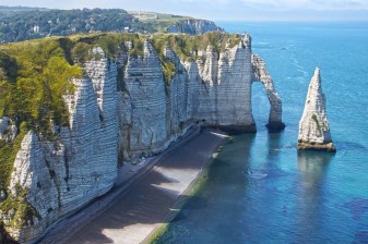 11-Hour Private Normandy Tour from Paris with Honfleur and Etretat