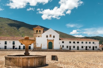 12-Hour Villa de Leyva Tour from Bogotá with Sisga Dam Breakfast