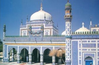 5-Hour Bhit Shah Spiritual Tour from Hyderabad with Sufi Heritage