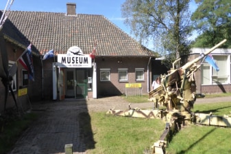 1-Day Deelen Airfield Tour in Arnhem with WWII Luftwaffe History