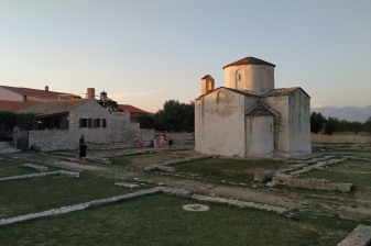 1-Hour Guided Tour of Nin with Medieval History and Roman Remains