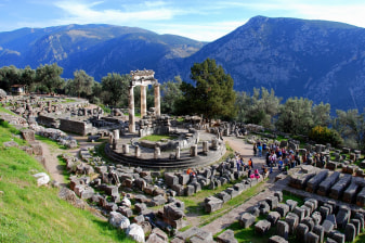8-Hour Delphi Historical Tour from Athens with Arachova and Thebes