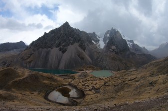 14-Hour Ausangate 7 Lagoons Trek with Pacchanta Hot Springs