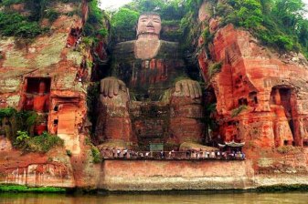 2-Day Chengdu and Leshan Hiking Tour with Emeishan Monastery Stay