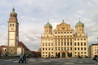 2-Hour Augsburg Walking Tour with Fuggerei and Schaezler Palais