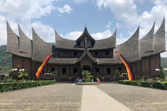 Full-Day in Padang: Unveiling Hidden Gems and Culinary Delights