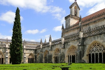 8-Hour Fátima, Batalha, Nazaré and Óbidos Tour with Ginja Tasting