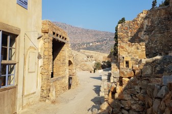 7-Hour Elounda and Spinaloga Tour with Plaka Lunch Stop