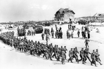 8-Hour WW2 Canadian Sector Tour in Normandy with Juno Beach