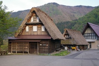 7-Hour Shirakawa-go and Gokayama Tour from Takayama