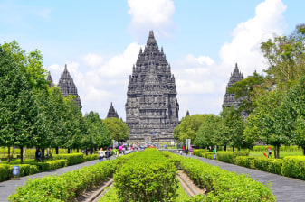 8-Hour Borobudur and Prambanan Temple Tour from Yogyakarta