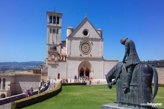2-Hour Assisi Walking Tour with St. Francis Basilica and Hidden Gems