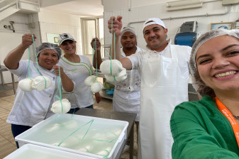 4-Hour Burrata Tour from Bari with Masseria Cheesemaking Experience