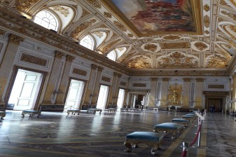 4-Hour Royal Palace of Caserta Tour with UNESCO Heritage Highlights