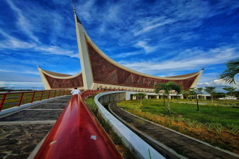 3-Day Padang and Bukittinggi Tour with Highlands and Minang Cuisine