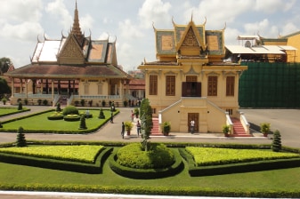 7-Day Cambodia Highlights Tour with Angkor, Battambang and Phnom Penh