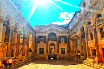 2-Hour Split Walking Tour with Diocletian's Palace Highlights