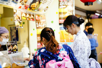4-Hour Yokohama Walking Food Tour through Noge and Hidden Chinatown