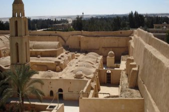 8-Hour Wadi El Natron Monasteries Tour with Private Guide