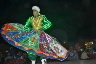 3-Hour Nile Dinner Cruise in Cairo with Tannura and Belly Dance