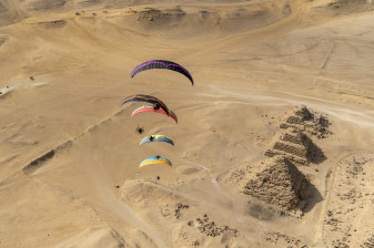 3-Hour Giza Paragliding Tour with Flight Over the Great Pyramids