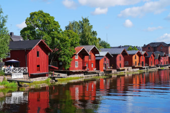 6-Hour Porvoo and Helsinki Highlights Tour with Café Regatta
