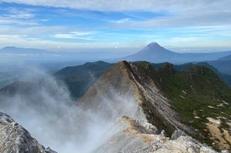 1-Day Sibayak Volcano Sunrise Hike from Medan with Coffee Break