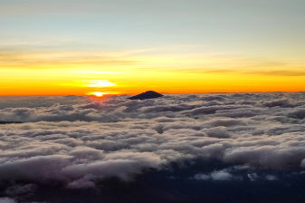 7-Day Flores Island Tour with Komodo National Park and Kelimutu
