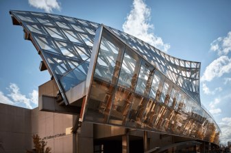 3-Hour Downtown Toronto Tour with Graffiti Alley and Kensington Market