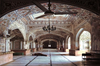 4-Hour Private Walking Tour of Peshawar with Historic City Landmarks
