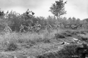 Full-Day Battlefield Tour of Eindhoven with Hell's Highway sites