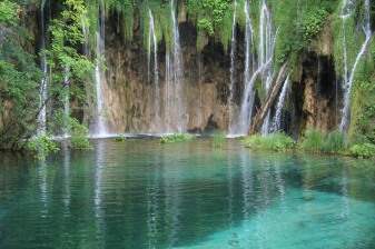 12-Hour Plitvice Lakes Tour from Trogir with Walking and Boating