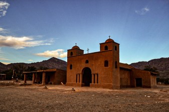 Excursión de 12 horas a Fiambalá por la Ruta del Adobe y Termas
