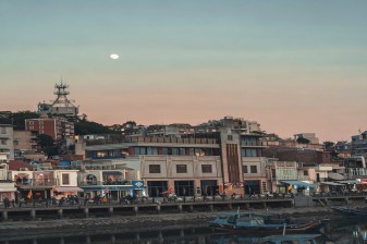 8-Hour Xiamen City Tour with Coastal Views and Nanputuo Temple
