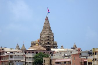 6-Day Gujarat Temple Tour with Gir Wildlife and Dwarka Aarti