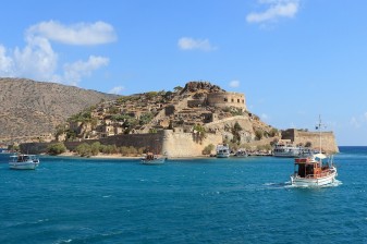 9-Hour Spinalonga Boating Tour from Heraklion with Elounda Cruise