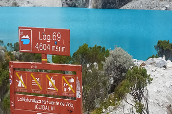 Full-Day Lake 69 Hiking Tour from Huaraz in the Cordillera Blanca