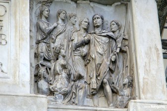 2-Hour Benevento Walking Tour with Roman Monuments and Santa Sofia