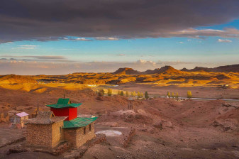 10-Day Gobi Desert and Orkhon Valley Tour with Nomadic Experiences