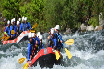 7-Hour Trishuli River Rafting Tour from Kathmandu with Lunch