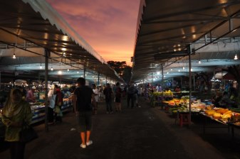 4-Hour Bandar Seri Begawan Night Tour with Dinner and Mosques