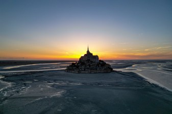 12-Hour Private Mont Saint Michel Tour from Paris, Caen or Bayeux