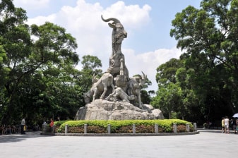 2-Day Guangzhou Sightseeing Tour with Historic Sites and Markets