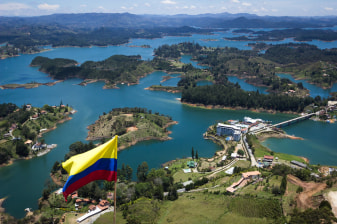 5-Day Medellín and Guatapé Tour with Street Food and Piedra del Peñol