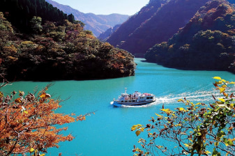 6-Hour Shogawa River Cruise and Countryside Tour from Toyama