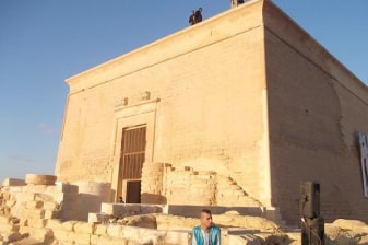 10-Hour Faiyum Oasis Tour with Meidum and Hawara Pyramids