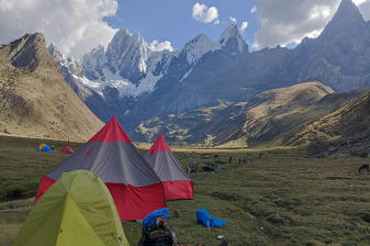 10 Días de Trekking en la Cordillera Huayhuash con campamentos de altura