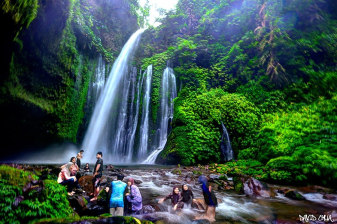 7-Hour Senaru Waterfalls Tour with Sasak Village Culture