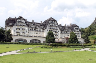 6-Hour Petrópolis Historical Tour with Imperial Museum and Cathedral