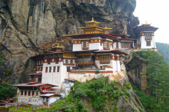 7-Day Bhutan Highlights Tour from Thimphu with Tiger's Nest Hike